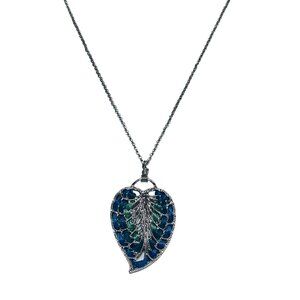 Christopher & Banks Silver Tone Chain Necklace W/Threaded Leaf Pendant (5605)